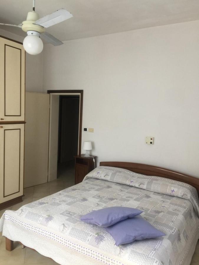 La Casa Di Clara Ombrellone Con 2 Lettini Al Lido San Giuliano Gratis E Parcheggio Privato Gratis Apartamento Rimini Exterior foto