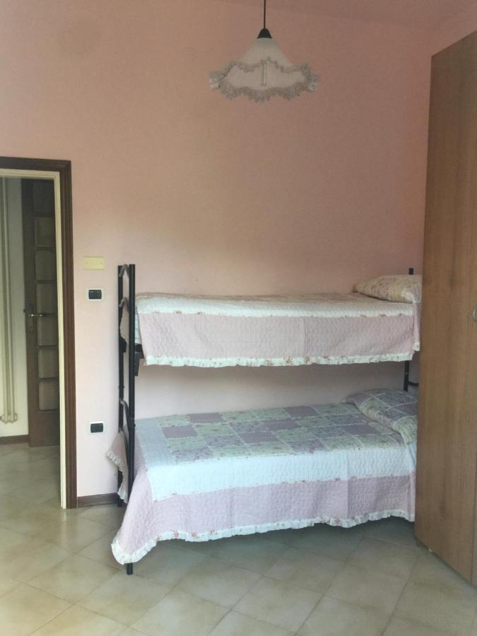 La Casa Di Clara Ombrellone Con 2 Lettini Al Lido San Giuliano Gratis E Parcheggio Privato Gratis Apartamento Rimini Exterior foto